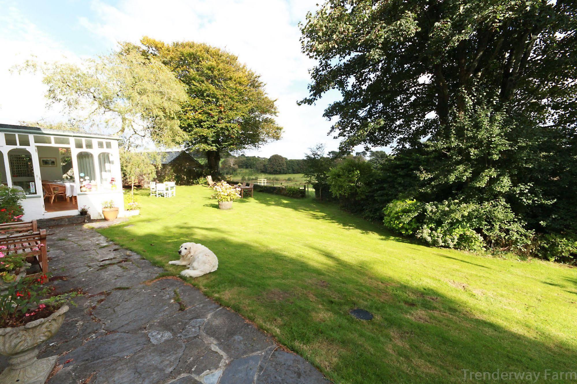 Trenderway Farm Bed & Breakfast Looe Exterior photo
